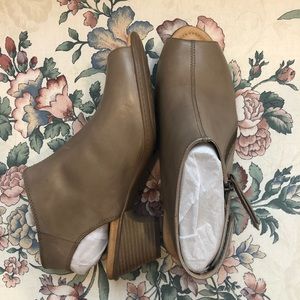 Earth Taupe Soft Leather Heels